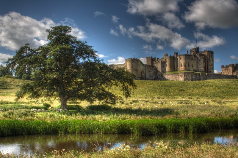 'Alnwick Castle' by Dave Dixon LRPS